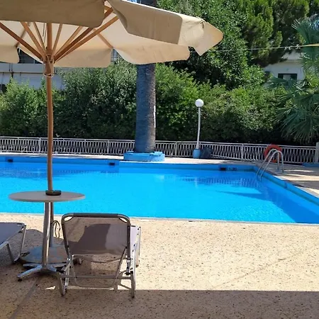 Nireus Hotel Néa Mákri