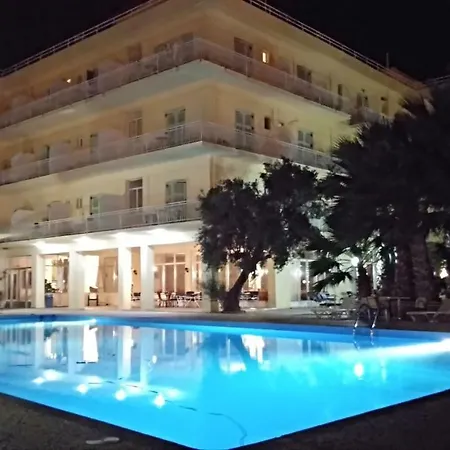 Hotel Nireus 2*